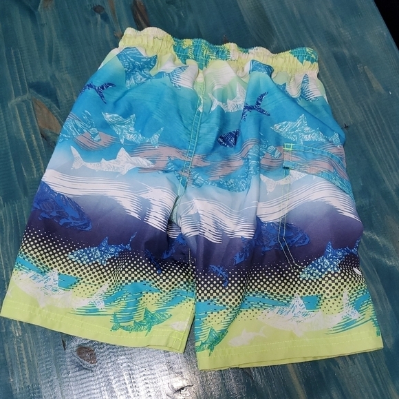 Swim trunks with waves and sharks EUC small - Picture 4 of 4